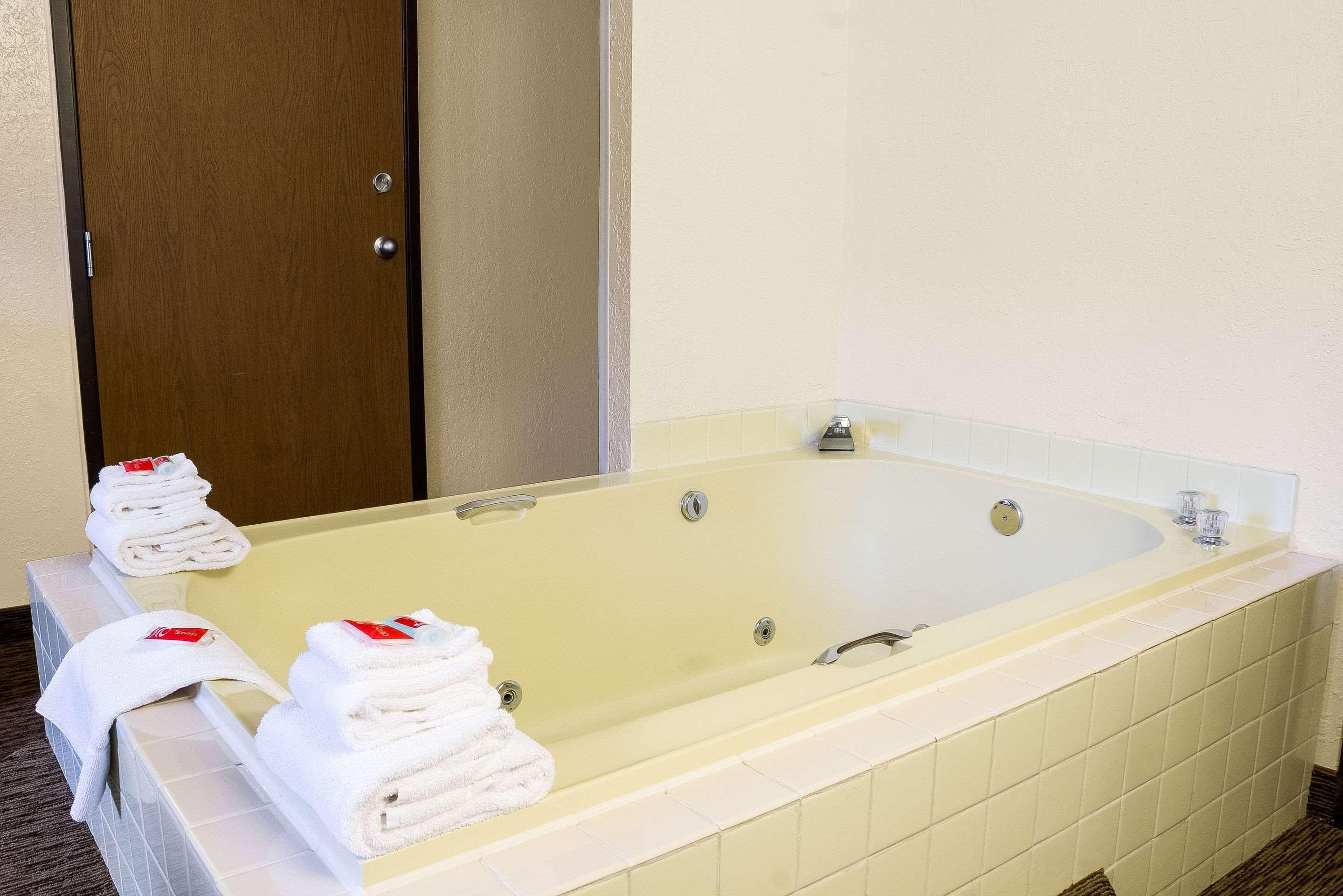 Econo Lodge, Downtown Custer Near Custer State Park And Mt Rushmore Buitenkant foto