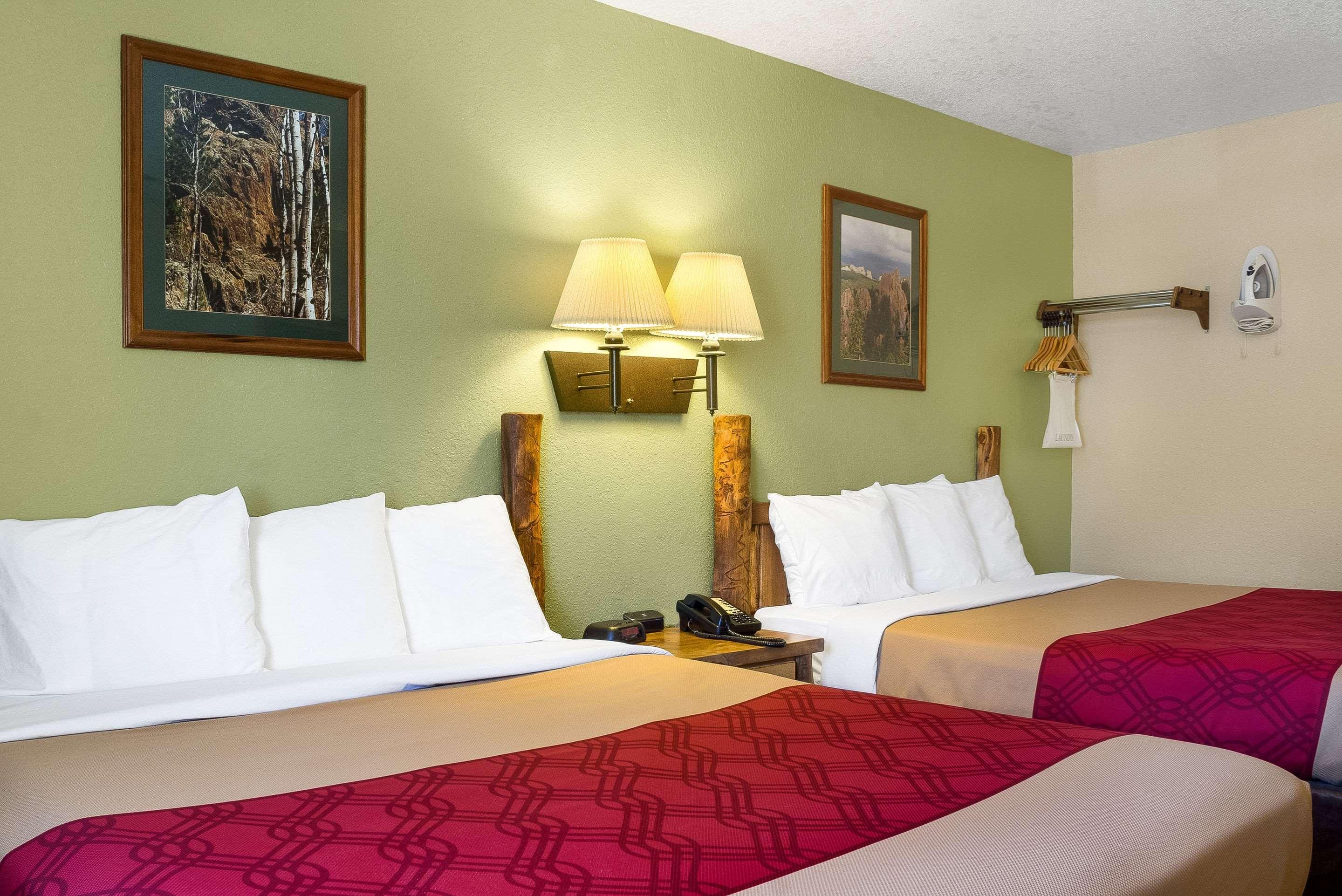 Econo Lodge, Downtown Custer Near Custer State Park And Mt Rushmore Buitenkant foto