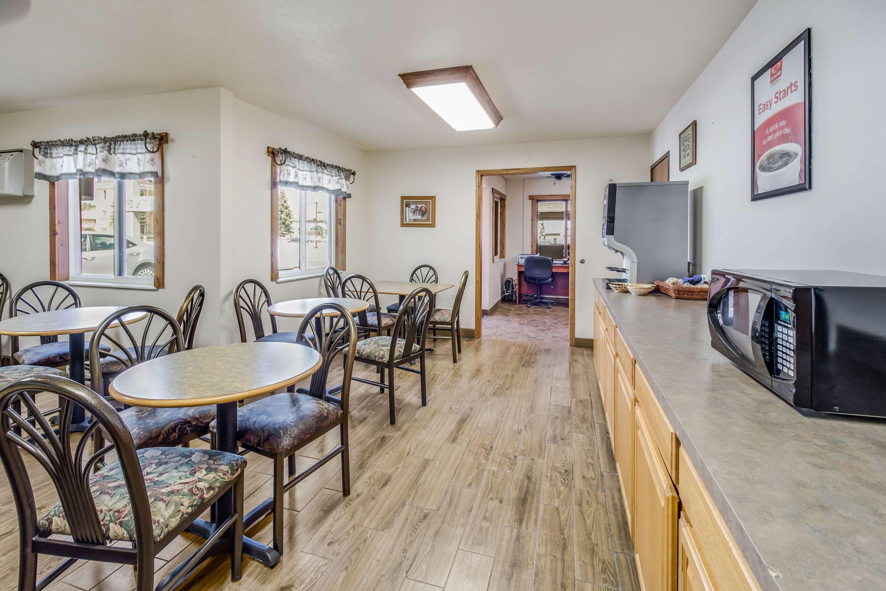 Econo Lodge, Downtown Custer Near Custer State Park And Mt Rushmore Buitenkant foto