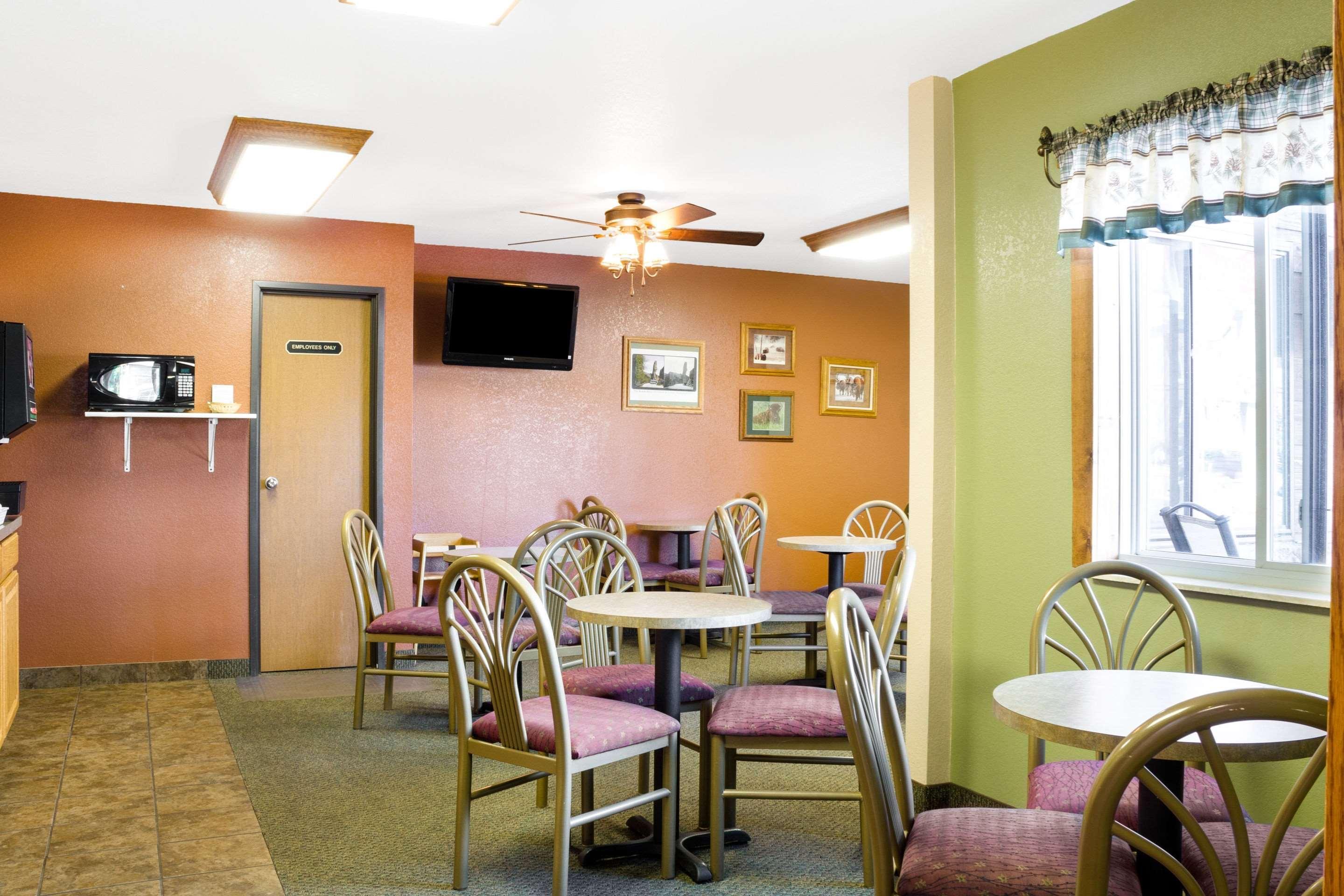 Econo Lodge, Downtown Custer Near Custer State Park And Mt Rushmore Buitenkant foto